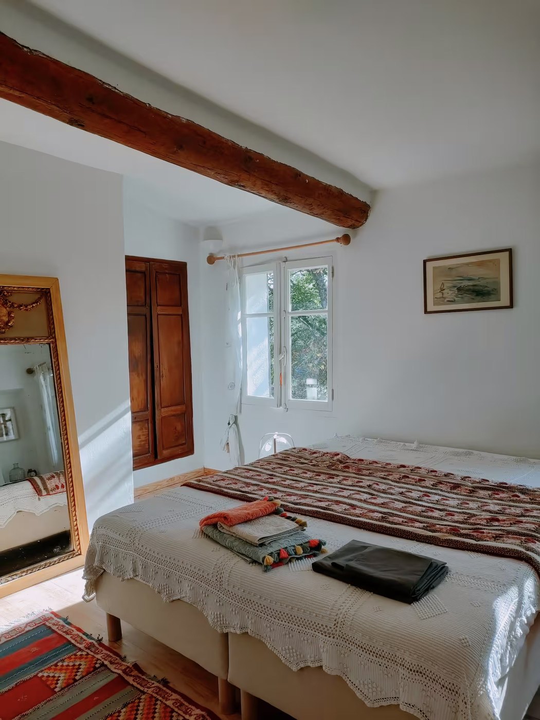chambre main 02 - chambre de la maison de vacances à Beaurecueil