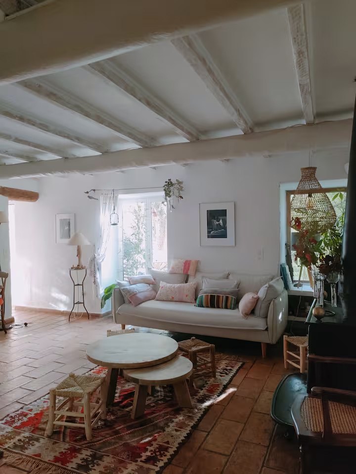 sejour 01 - intérieur de la maison provençale à Beaurecueil